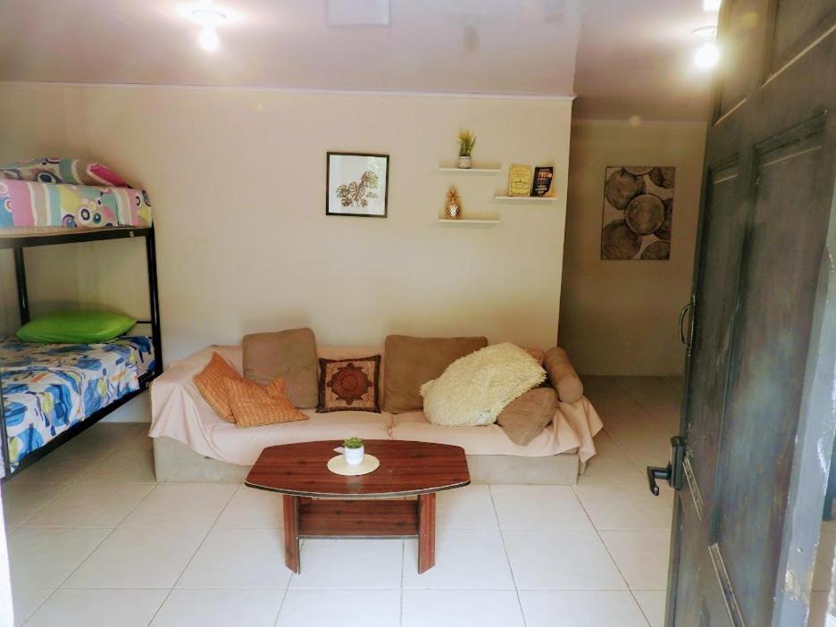 The Backside House Hostel Tamarindo Exterior photo